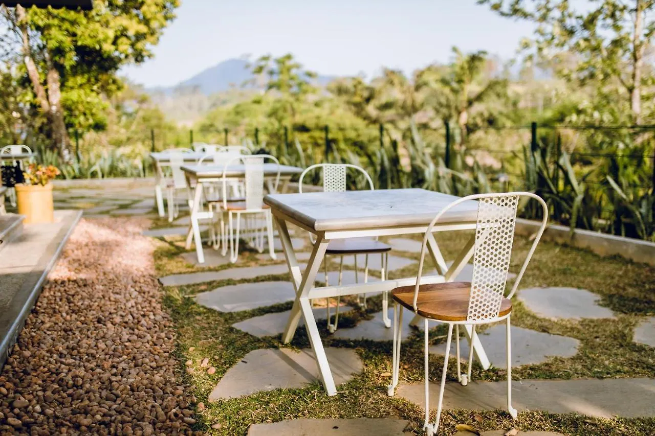 Misty Mountain Experience By Perfect Stays Hotel