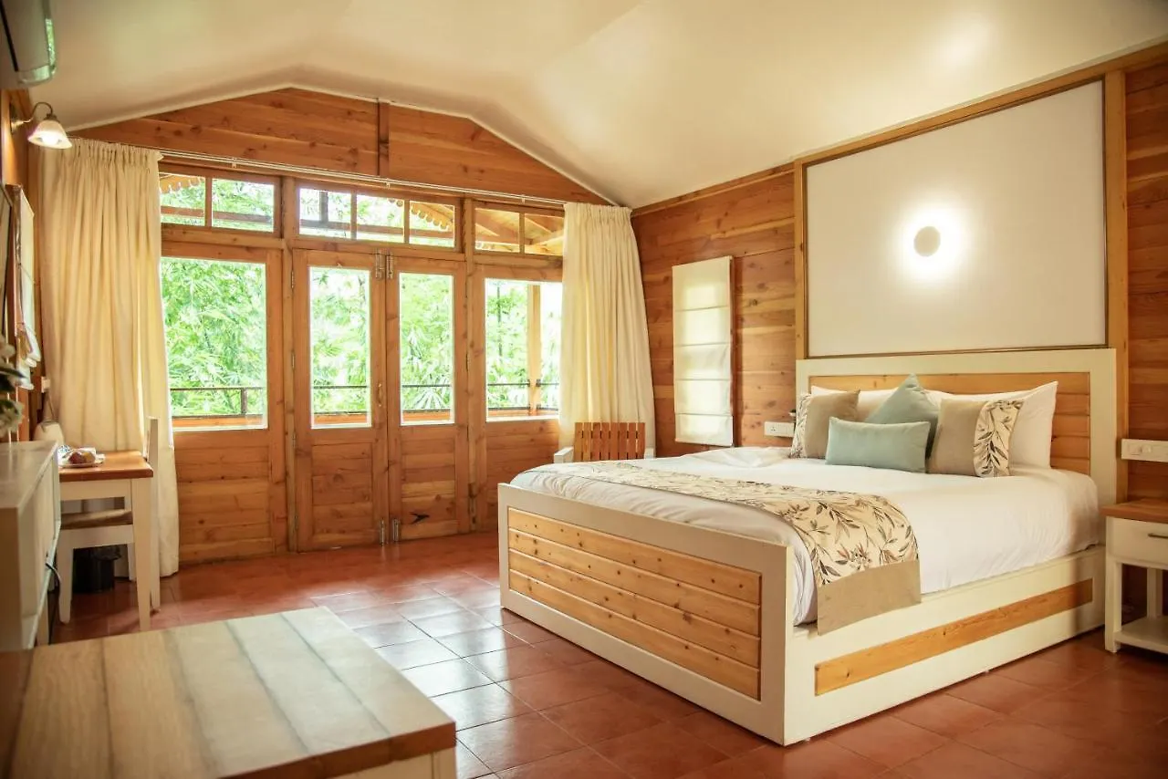 Misty Mountain Experience By Perfect Stays 3*, Pirmed