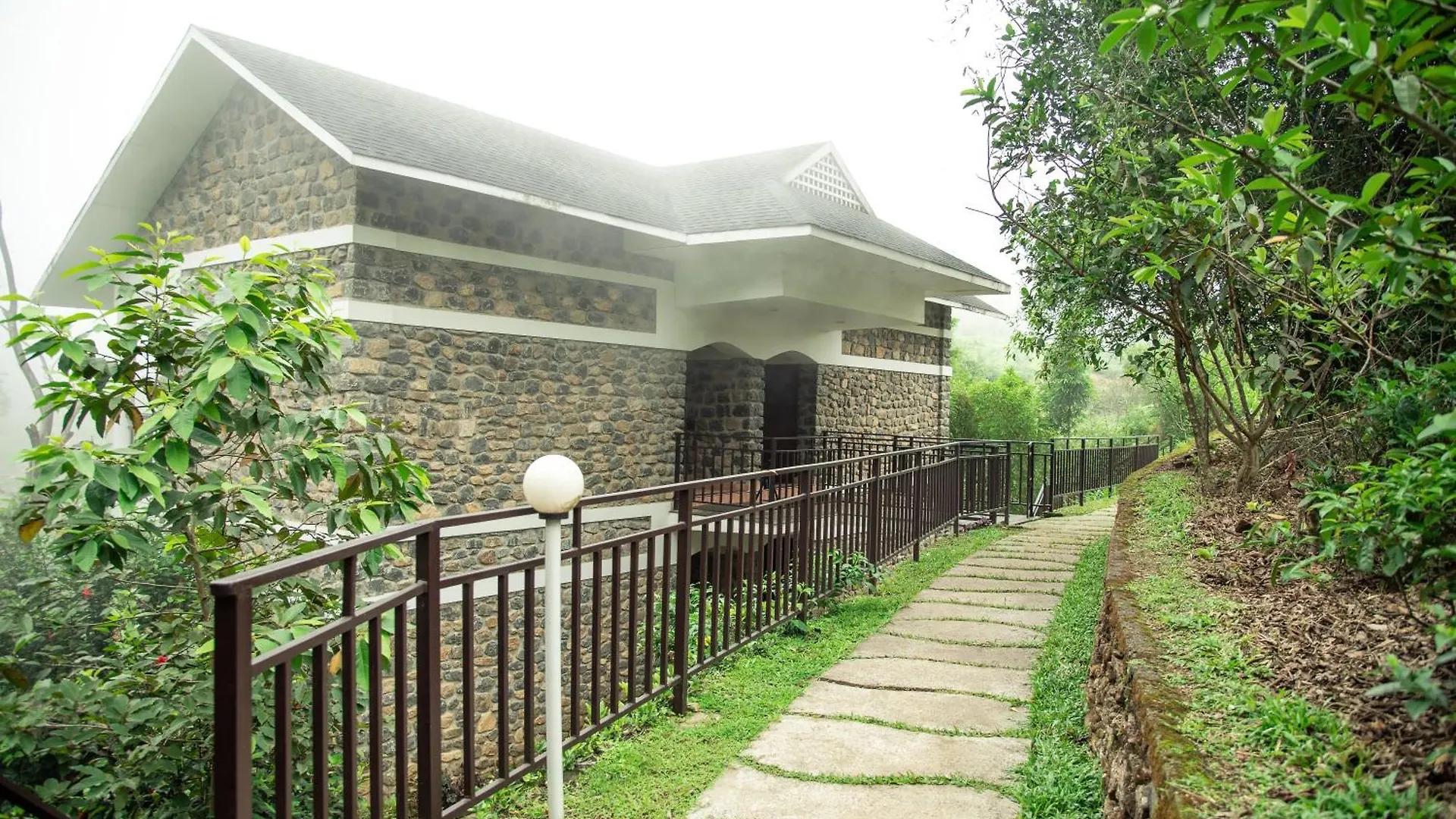 *** Hotel Misty Mountain Experience By Perfect Stays India